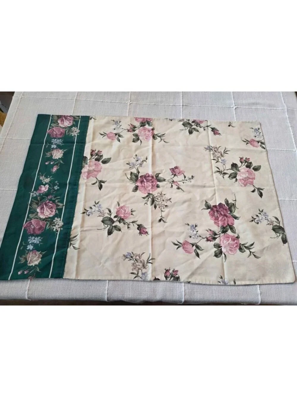 Vintage floral pillowcases standard size approximately 23